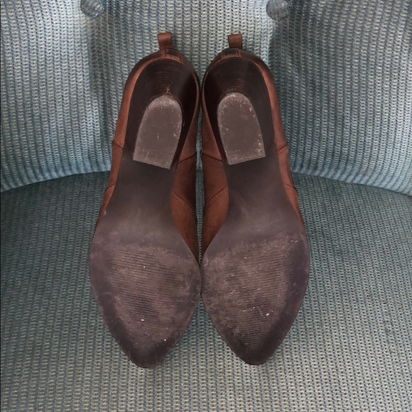 Bella Vita Pointed Booties - Picture 3 of 5